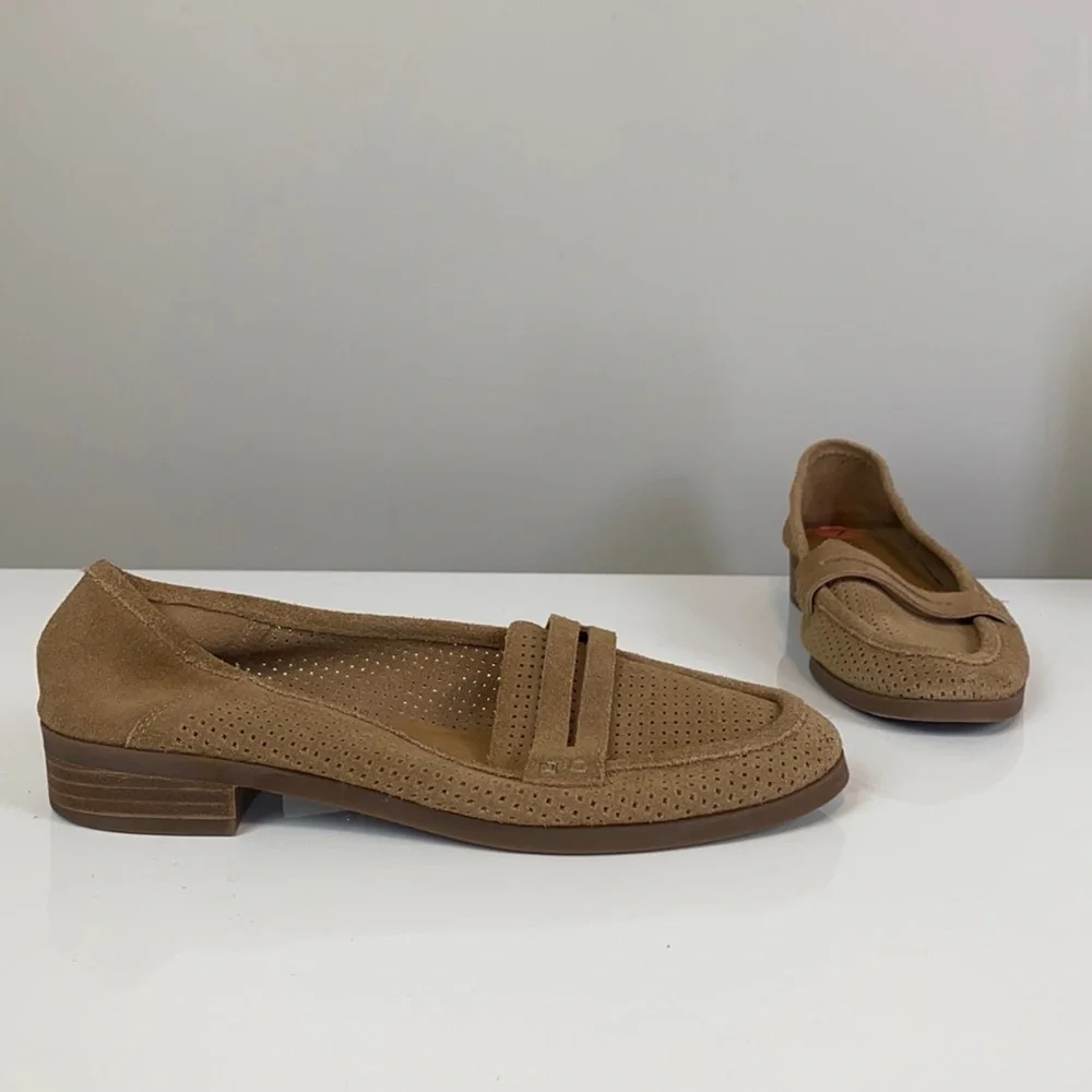 Lucky Brand Caylonp Perforated Soft Suede Loafers Size 7